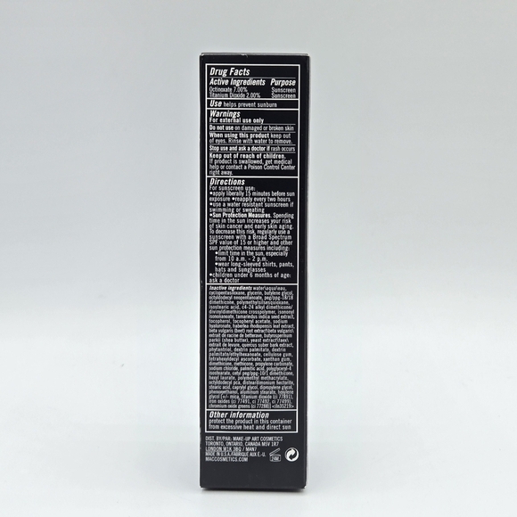 MAC Studio Sculpt Broad Spectrum SPF 15 Foundation NW40 - Picture 7 of 13